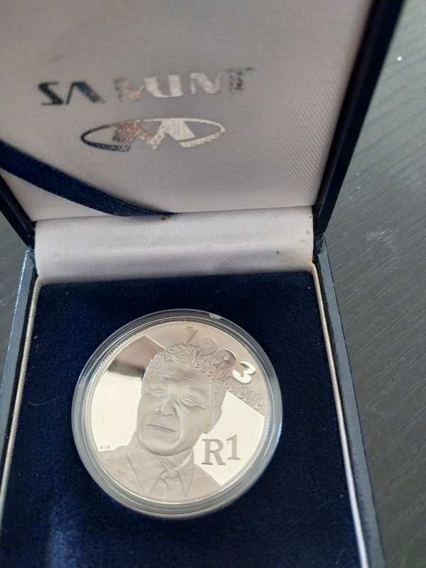 1 x Silver 1993 Mandela coin in SA mint box