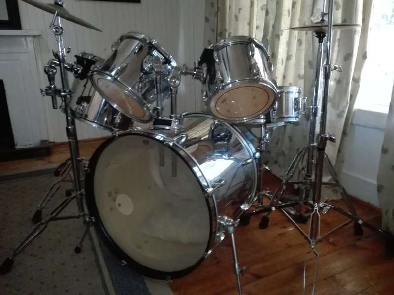 PEARL EXPORT SERIES DRUM KIT LIMITED FULL CHROME + 2 EXTRA PEARL STANDS