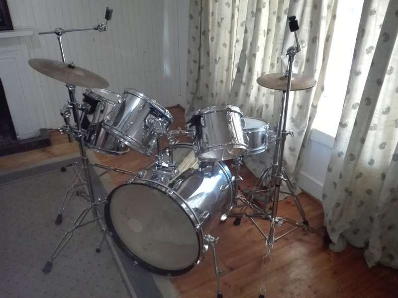PEARL EXPORT SERIES DRUM KIT LIMITED FULL CHROME + 2 EXTRA PEARL STANDS