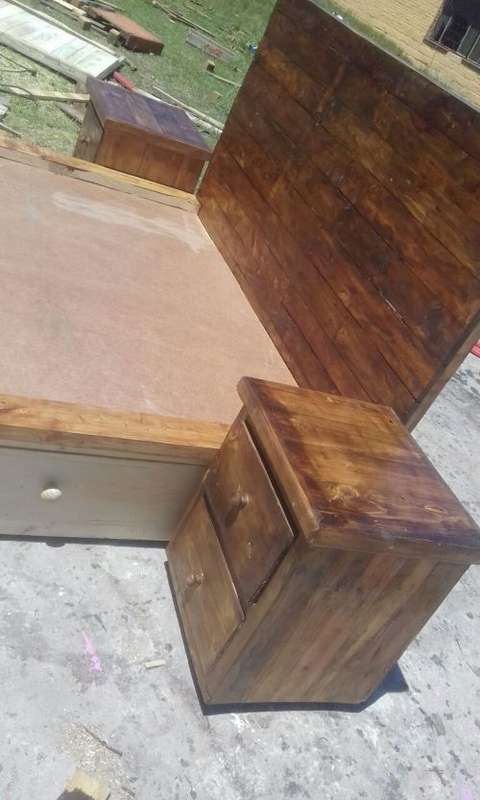 PALLET HEADBOARD