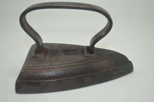 Cast iron Sad iron Number 3