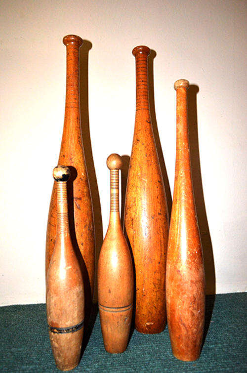 Set of 5 vintage exercise batons / Indian clubs