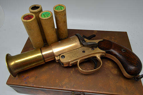 Wolseley 1918 Flare pistol with original flares
