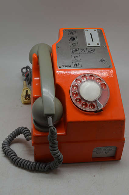 Remember using one of these ?.......Telkor Table Top Payphone