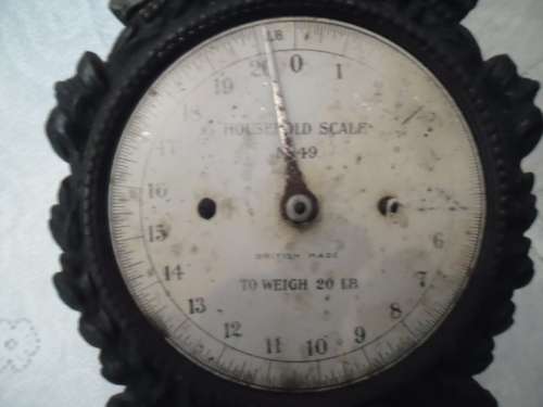 Antique British made Cast Iron Household Scale no 49. Made to weigh 20Lb