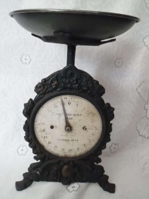 Antique British made Cast Iron Household Scale no 49. Made to weigh 20Lb