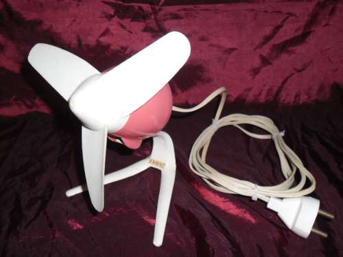 Circa 1960's......Pink "Rocket" desk fan Model 750 .  H Frost & Co Walsall Eng.