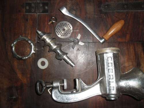 Heavy duty Eberle cast aluminum #8 meat and vegetable grinder in original box