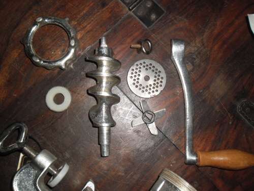 Heavy duty Eberle cast aluminum #8 meat and vegetable grinder in original box