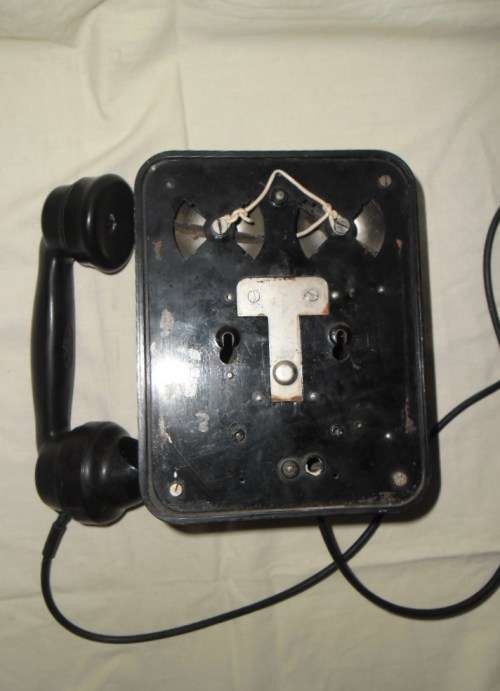 1930's Bakelite Siemens Brothers rotary dial wall mounted telephone. Patent 328926.