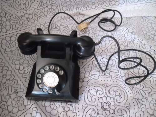 1930's Bakelite Siemens Brothers rotary dial telephone. Patent 328926.