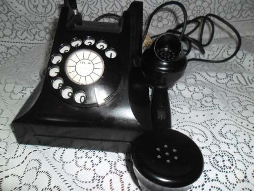 1930's Bakelite Siemens Brothers rotary dial telephone. Patent 328926.