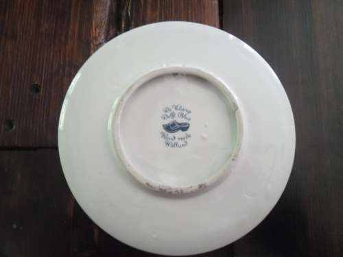 De Klomp Delft Blue  'Coins of the Netherlands' plate in good condition