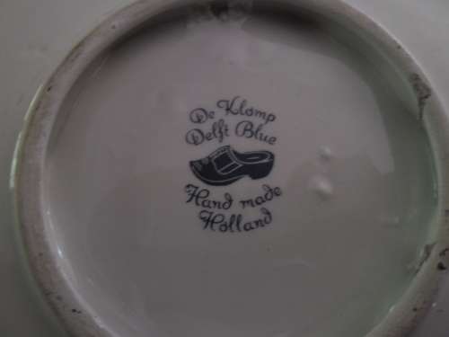 De Klomp Delft Blue  'Coins of the Netherlands' plate in good condition