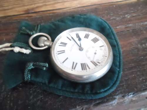 L Pavid . Geneva. Durban "Railway Regulator" pocket watch with pouch. Swiss made
