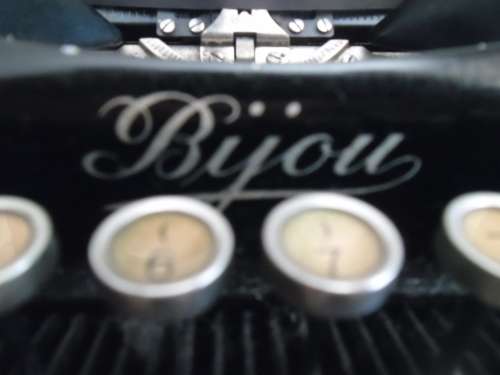 Circa 1930 Bijou Typewriter in original suitcase. Manufactured by Seidel & Naumann Germany