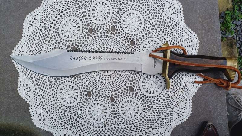 Ranger Knife. 440 stainless steel with leather sheath. Blade 30cm