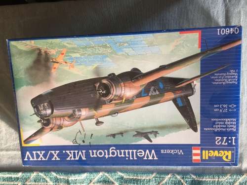 SAAF WW2 Vickers Wellington Bomber Revell 1:72 scale model kit