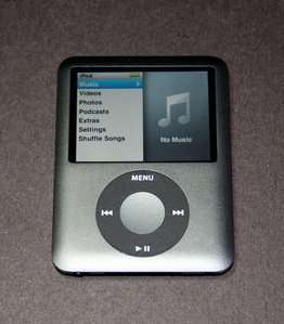 8GB NANO IPOD FOR SALE 3rd GEN!!!!!! URGENT SALE