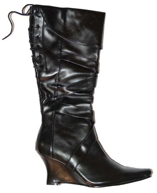 BRAND NEW FASHIONABLE BOOTS - SIZE 5 - BLACK