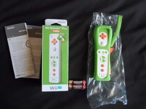 Nintendo: Wii/Wii U control with build in motion plus Yoshi edition