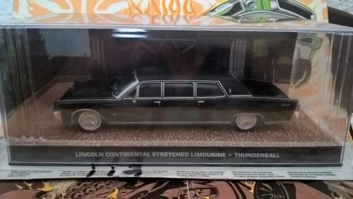 007 Collection: Lincoln Continental Stretched limousine