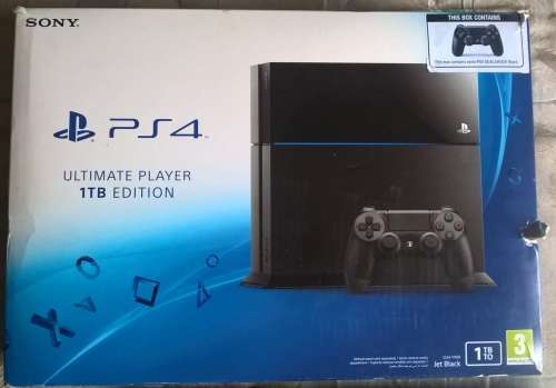 Playstation 4 1TB + 2 controls, game and PS store account