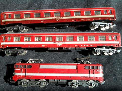 Lima HO trains and tracks.