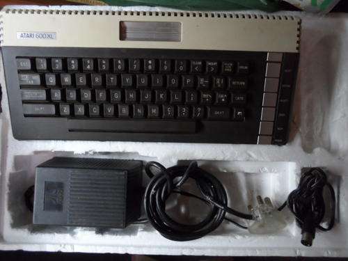 Atari 600XL with AC adapter