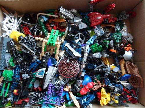 Mix lot Bionicle toys
