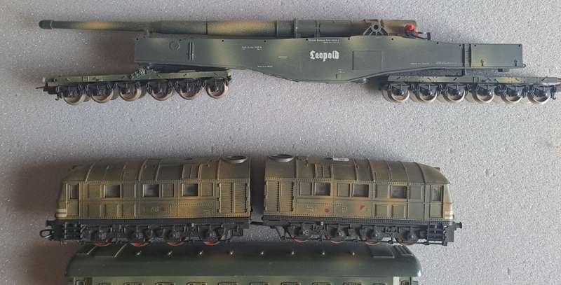 1:87 LIMA Leopold railway gun and train set.