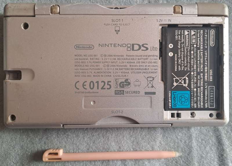 Nintendo DS lite