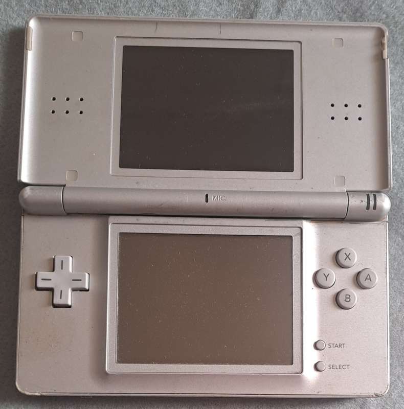Nintendo DS lite