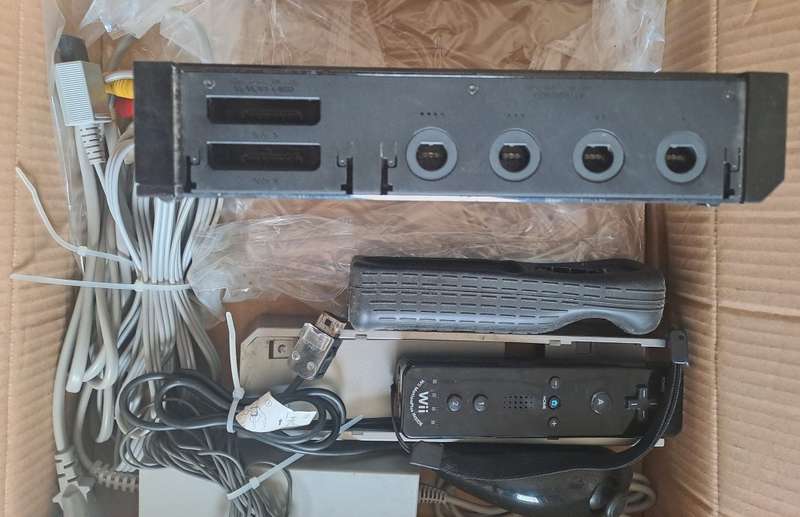 Black Nintendo Wii console.