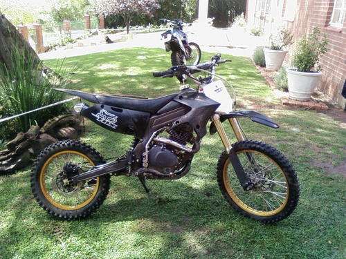 X-Moto 200cc 4 stroke motorbike