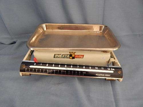 Very nice baby scale. Excellent condition.