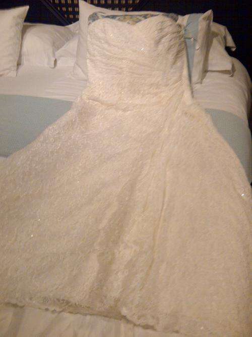 LACE WEDDING DRESS