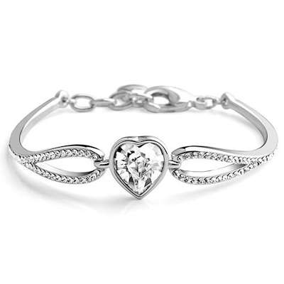 Stylish Heart Shape Alloy & Crystal Bracelet