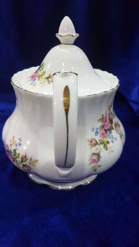 Royal Albert Moss Rose 41 piece tea set