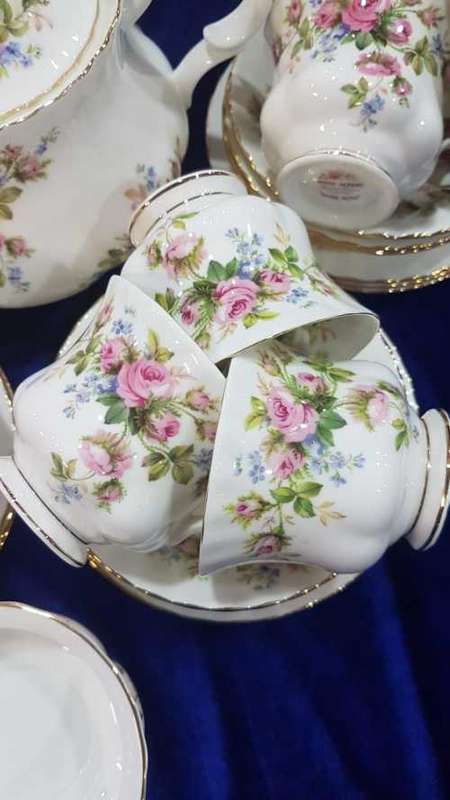 Royal Albert Moss Rose 41 piece tea set