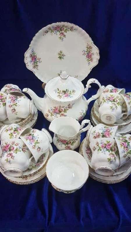 Royal Albert Moss Rose 41 piece tea set