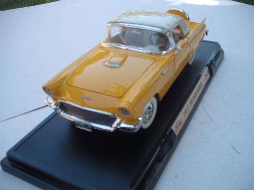 1957 Ford Thunderbird