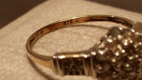 *Reduced*BEAUTIFUL ENGLISH VINTAGE DIAMOND CLUSTER RING 9CT YELLOW GOLD.*With Valuation Certificate*