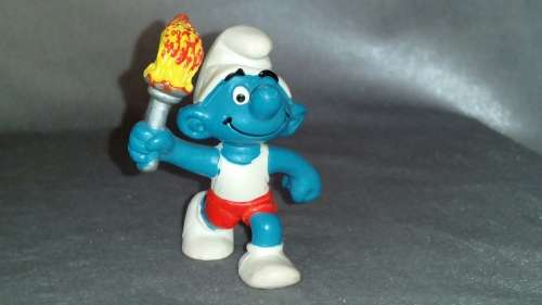 Vintage Collectible Smurf : 2.0030 Torchbearer Smurf