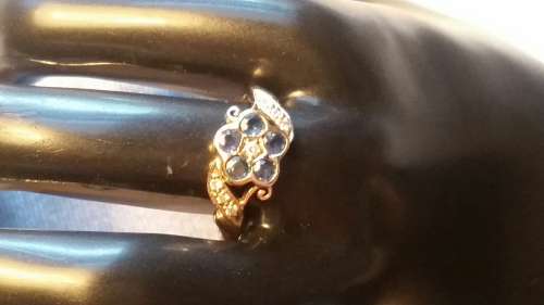 Beautiful Cornflower Blue Sapphire and Diamond Flower Ring