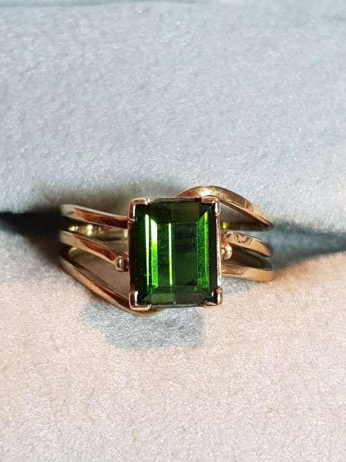 Green Tourmaline 9ct Gold Ring