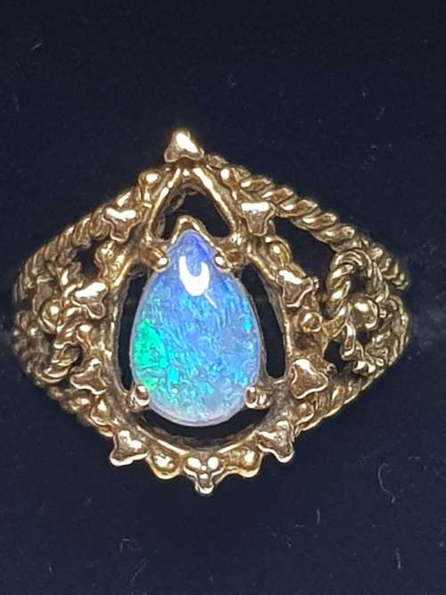 Australian Crystal Opal 14ct Gold Ring