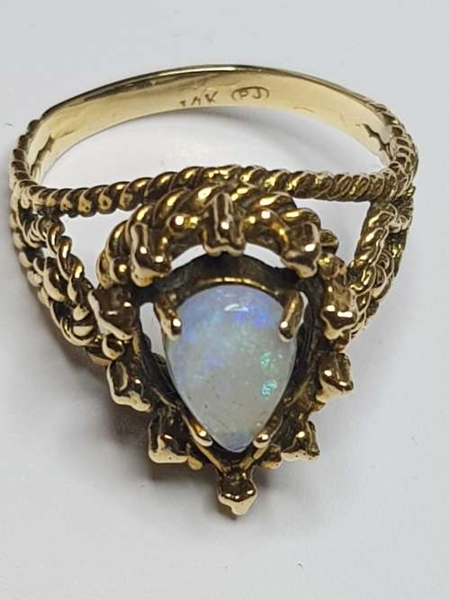 Australian Crystal Opal 14ct Gold Ring