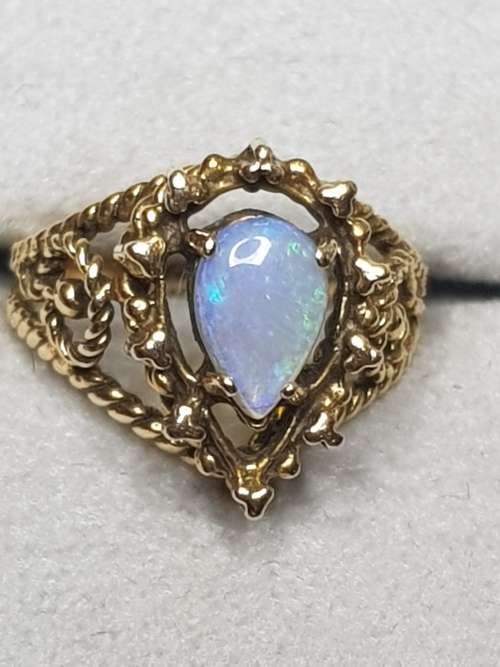 Australian Crystal Opal 14ct Gold Ring