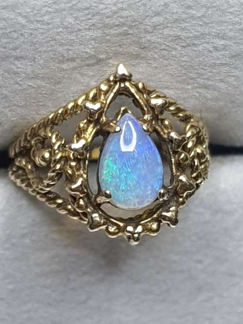Australian Crystal Opal 14ct Gold Ring
